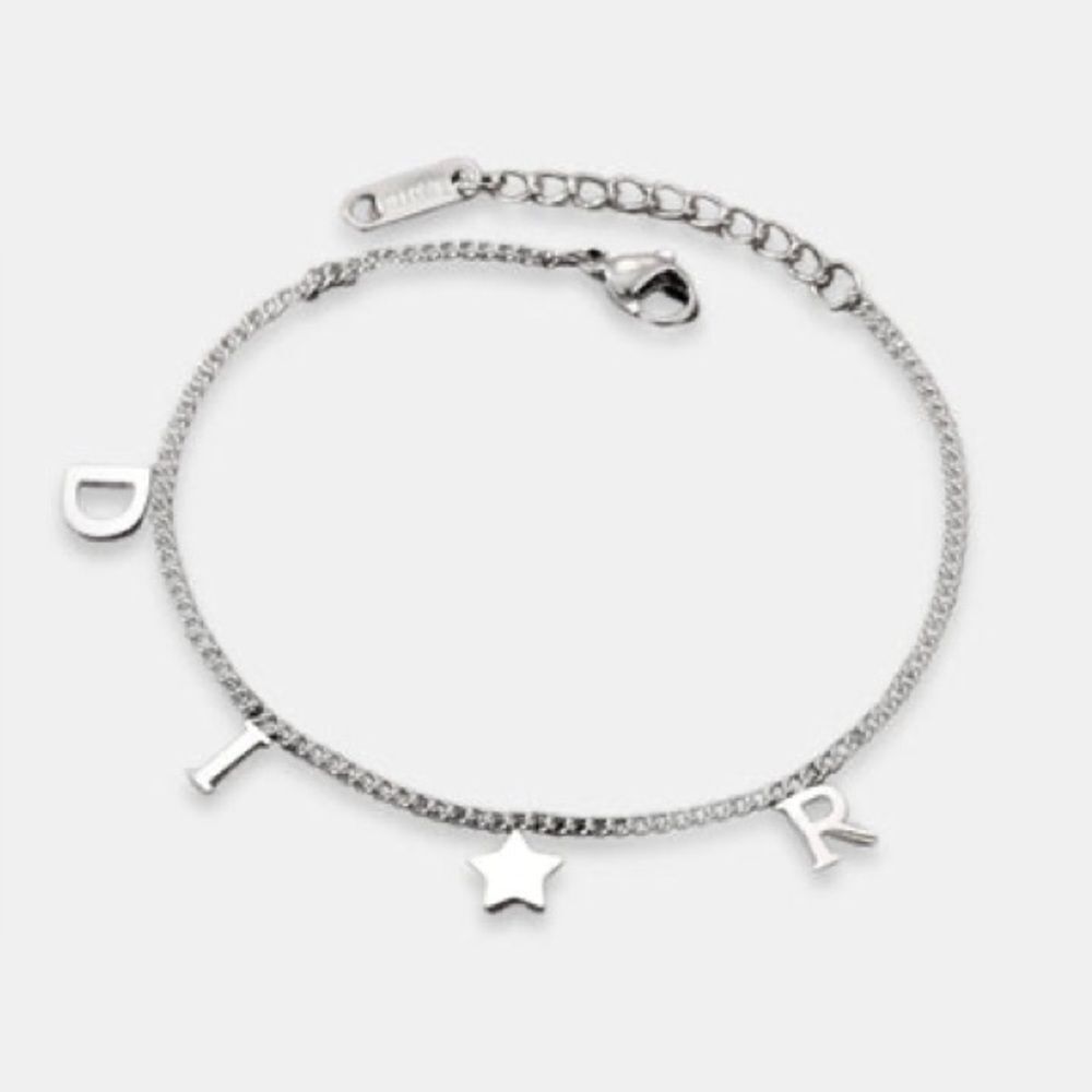 Dainty Star Bracelet Q30